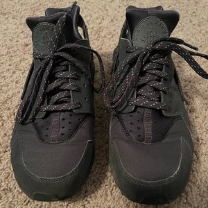 Nike Huarache men’s size 11